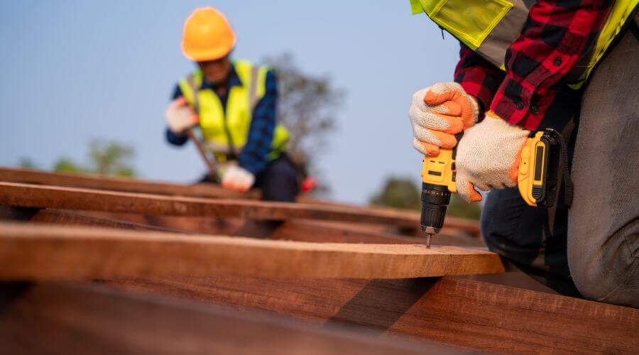 Professional gutter cleaning in Lawrenceville, IL